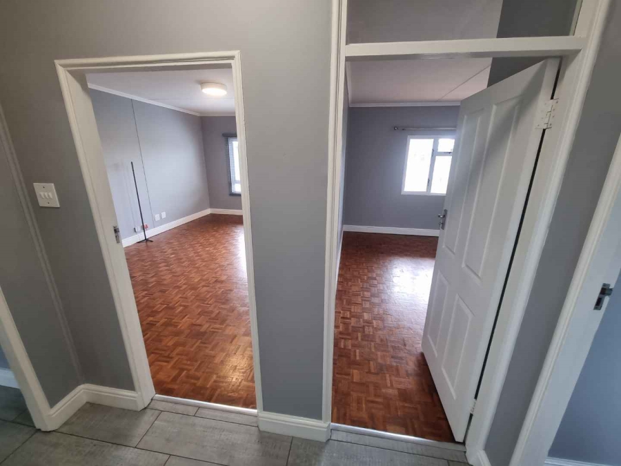 2 Bedroom Property for Sale in Claremont Western Cape